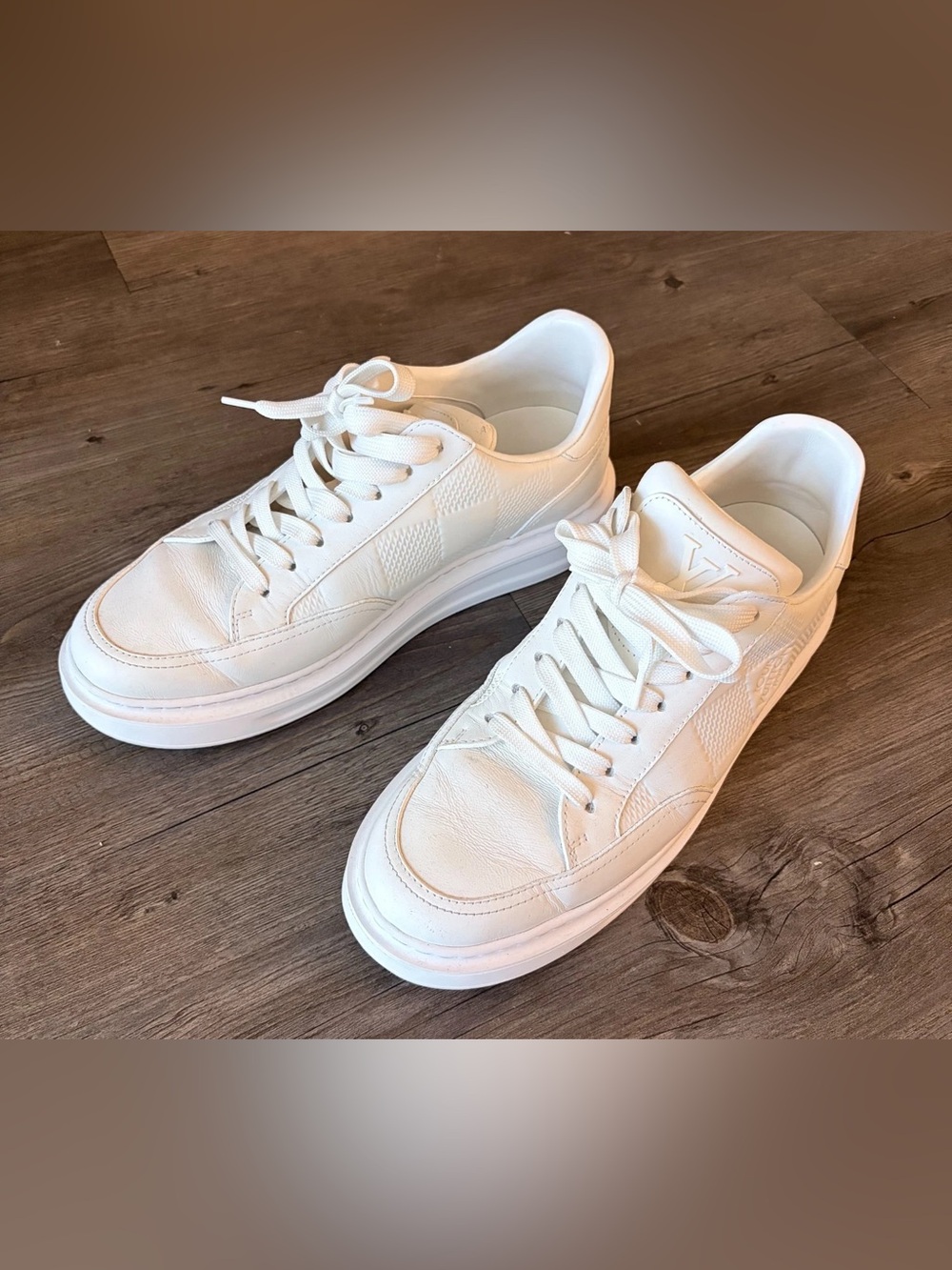 Authentic Louis Vuitton Beverly Hills sneakers in white grained calf leather